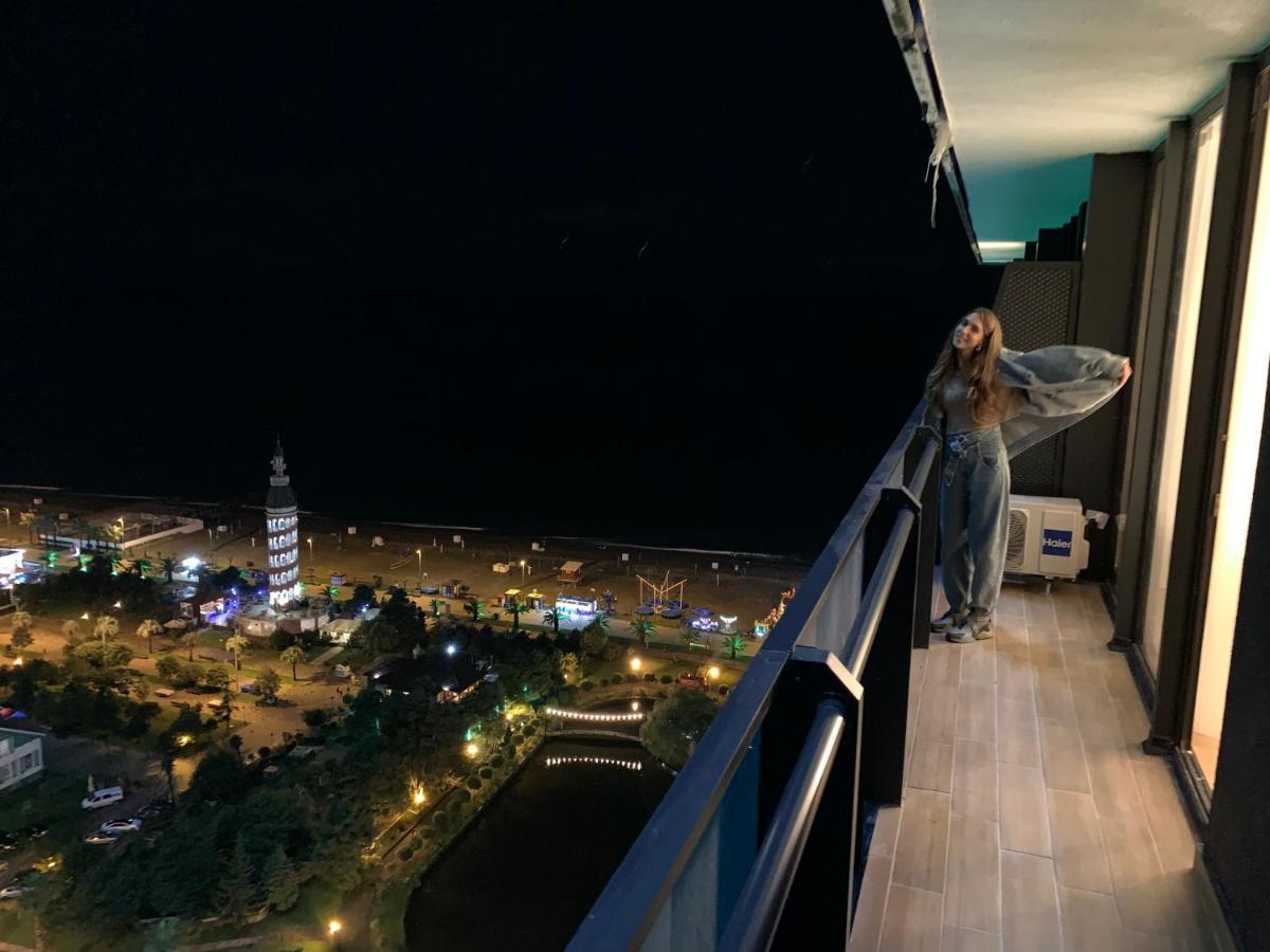 Luxury Studio With Ocean View Batumi Esterno foto