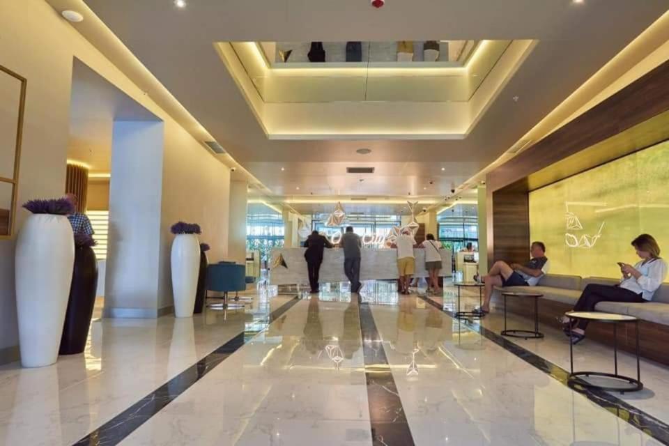 Luxury Studio With Ocean View Batumi Esterno foto