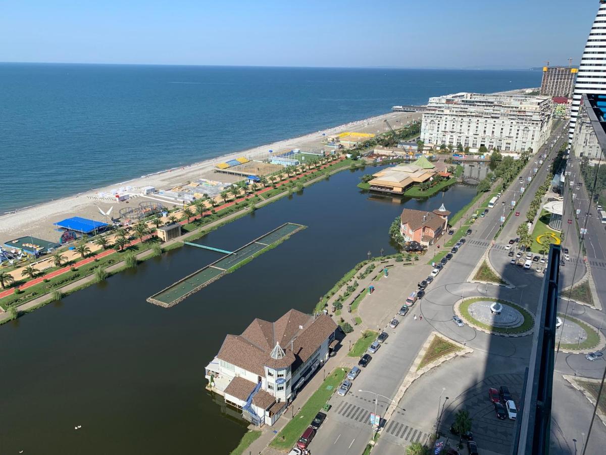 Luxury Studio With Ocean View Batumi Esterno foto